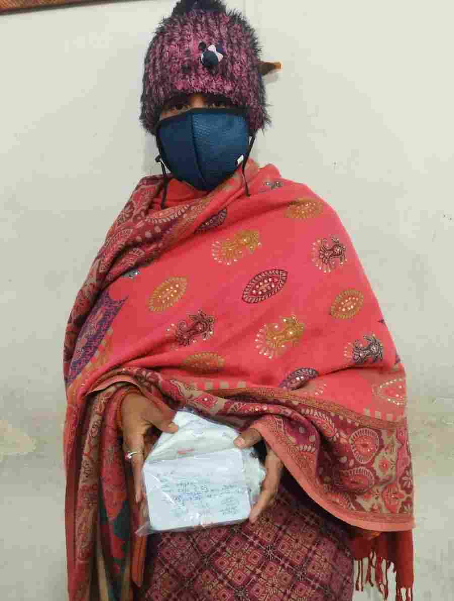 मादक पदार्थों की तस्करी में लिप्त 1 महिला अभियुक्ता को दून पुलिस ने किया गिरफ्तार, अभियुक्ता के कब्जे से 4 लाख रुपये मूल्य की स्मैक बरामद