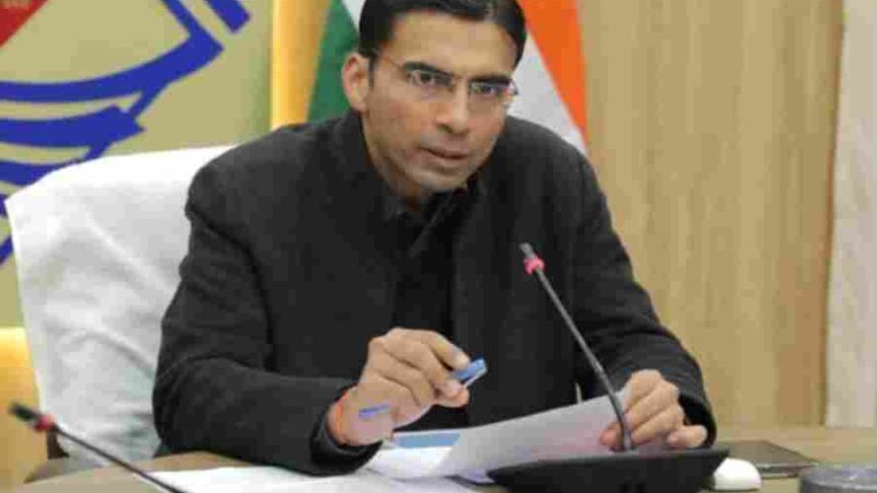 सीएम के निर्देश पर बच्चों की जान का जोखिम बने जिले के 76 जर्जर स्कूल भवन एक झटके में होंगे ध्वस्त,  हजारों नौनिहालों की जीवन सुरक्षा सर्वाेपरि, लंबे समय से जर्जर भवनों में चल रहे स्कूलों पर डीएम सख्त, 7 दिन के भीतर रिपोर्ट एस्टीमेट निर्मित कर ध्वस्तीकरण स्वीकृत