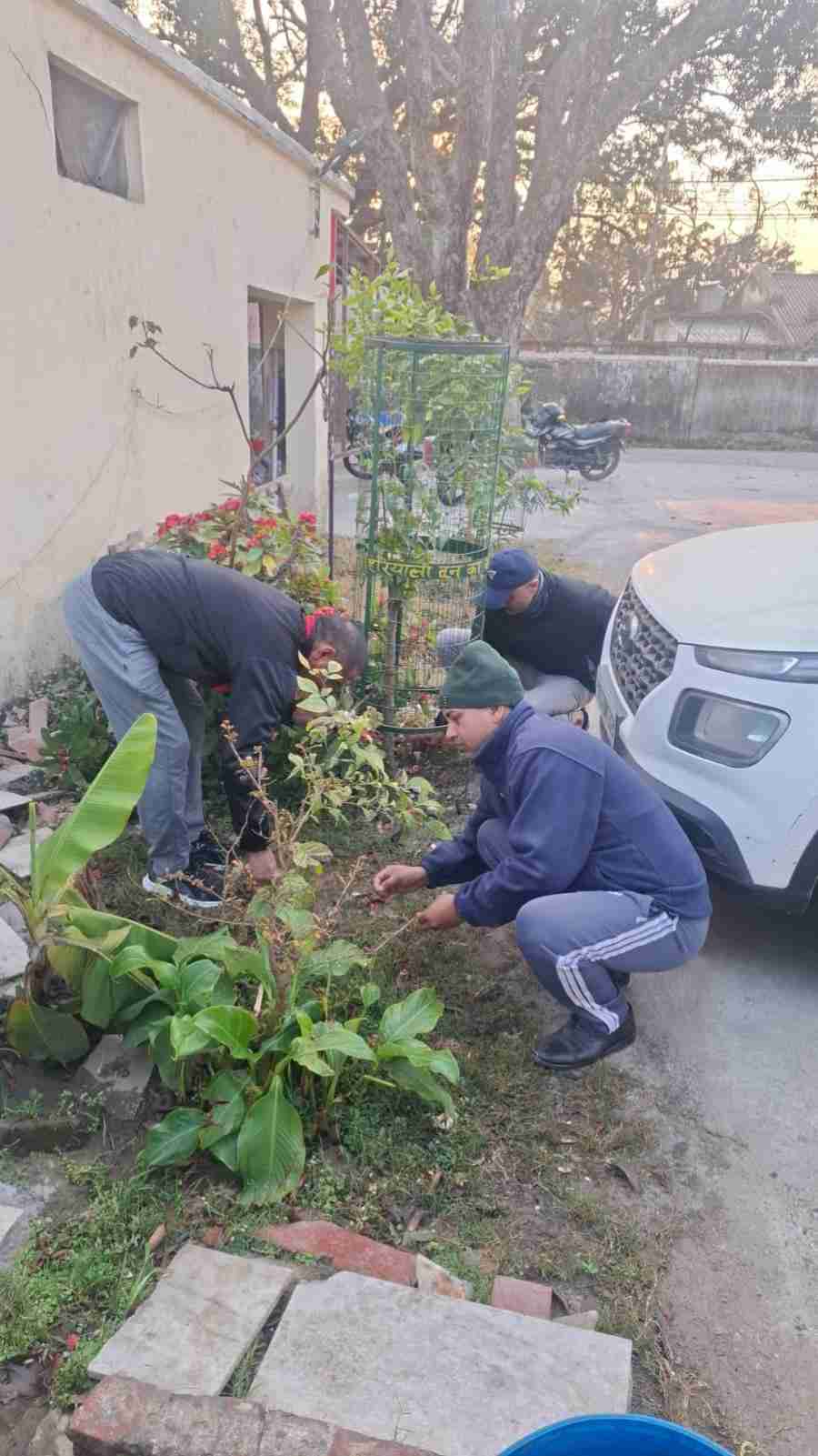 एसएसपी दून के निर्देशों पर दून पुलिस ने चलाया स्वच्छता/सफाई अभियान, जनपद के सभी थाना/चौंकियों में पुलिस कर्मियों द्वारा किया गया श्रमदान