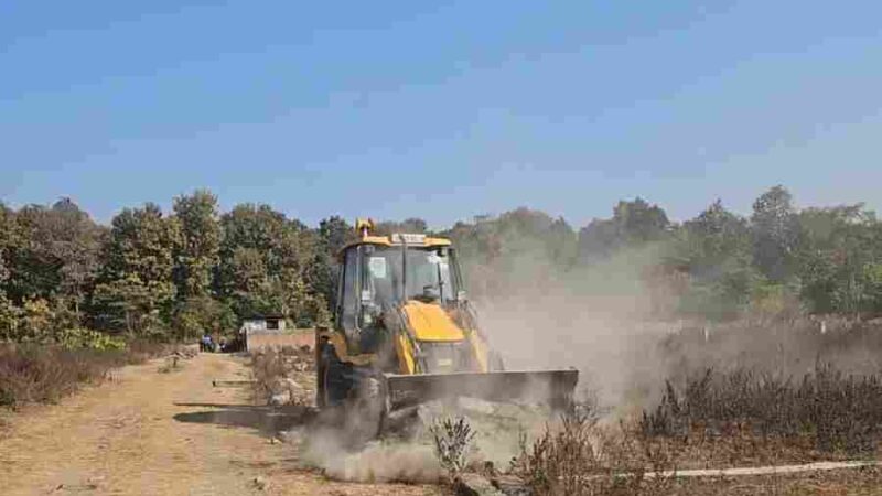 एमडीडीए का अवैध प्लॉटिंग पर करारा प्रहार, रानीपोखरी–थानों में बड़ी कार्रवाई 27 बीघा में फैली अवैध प्लॉटिंग ध्वस्त