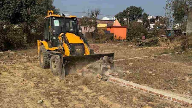एमडीडीए की अवैध निर्माण व प्लॉटिंग पर सख्त कार्रवाई लगातार जारी, हरभजवाला और मेहुवाला माफी क्षेत्र में अवैध प्लॉटिंग ध्वस्त, एमडीडीए अवैध गतिविधियों के प्रति जीरो टॉलरेंस की नीति पर काम कर रहा है- बंशीधर तिवारी