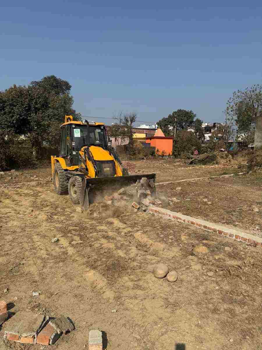 एमडीडीए की अवैध निर्माण व प्लॉटिंग पर सख्त कार्रवाई लगातार जारी, हरभजवाला और मेहुवाला माफी क्षेत्र में अवैध प्लॉटिंग ध्वस्त, एमडीडीए अवैध गतिविधियों के प्रति जीरो टॉलरेंस की नीति पर काम कर रहा है- बंशीधर तिवारी