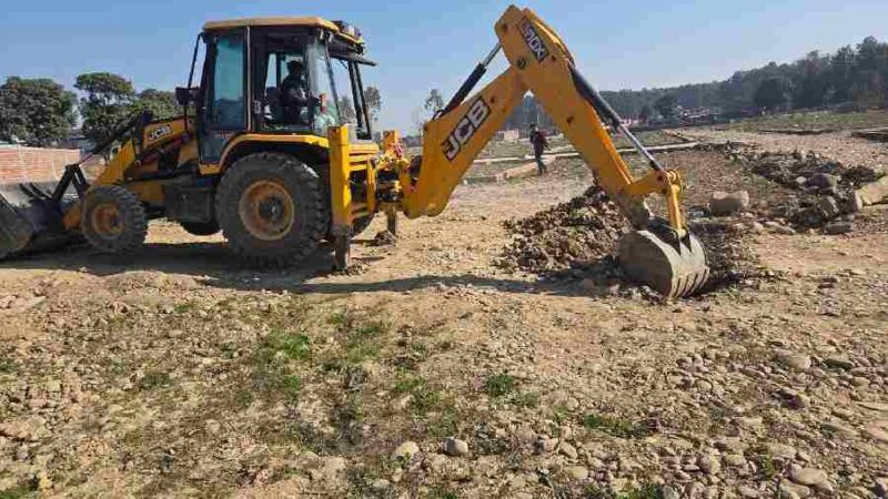 अवैध प्लॉटिंग पर एमडीडीए सख़्त, देहरादून–ऋषिकेश में सीलिंग और ध्वस्तीकरण की बड़ी कार्रवाई, बिना नक्शा मंजूरी निर्माणों पर सीलिंग,अवैध प्लॉटिंग पर बुलडोजर एक्शन