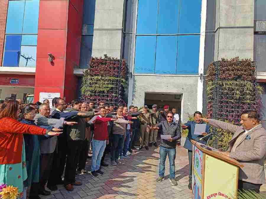 16वें राष्ट्रीय मतदाता दिवस पर एमडीडीए में शपथ कार्यक्रम आयोजित, लोकतंत्र की मजबूती में मतदाता की निर्णायक भूमिका : बंशीधर तिवारी,  My India, My Vote” थीम के अंतर्गत मनाया जा रहा है राष्ट्रीय मतदाता दिवस