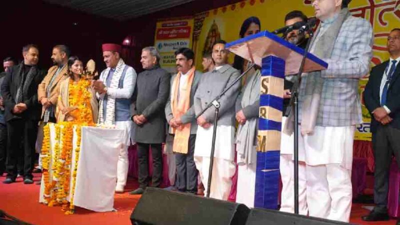 मुख्यमंत्री धामी भरत मंदिर ऋषिकेश में आयोजित वसंतोत्सव 2026 मैथिली ठाकुर नाइट में हुए सम्मिलित