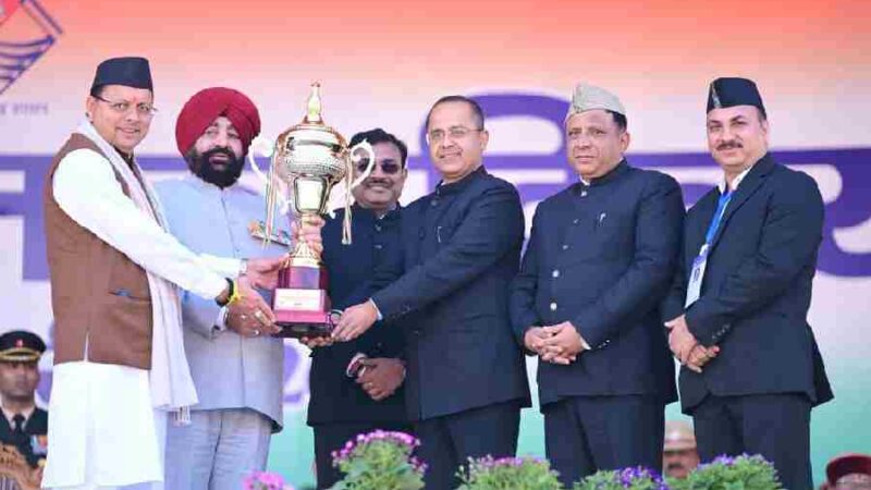 गणतंत्र दिवस के राज्य स्तरीय समारोह में सूचना विभाग की  झांकी ने लगातार तीसरी बार प्राप्त किया प्रथम स्थान, राज्य की 25 साल की विकास यात्रा एवं शीतकालीन धार्मिक यात्रा व पर्यटन पर आधारित थी झांकी