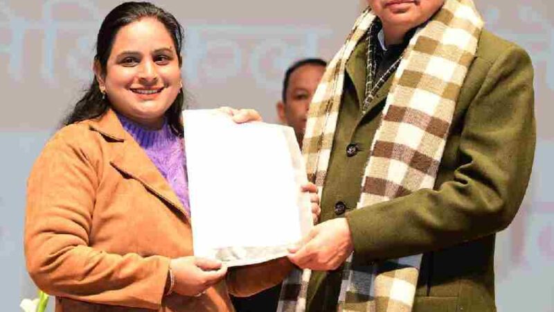 मुख्यमंत्री पुष्कर सिंह धामी ने 1035 सहायक अध्यापकों को प्रदान किए नियुक्ति पत्र