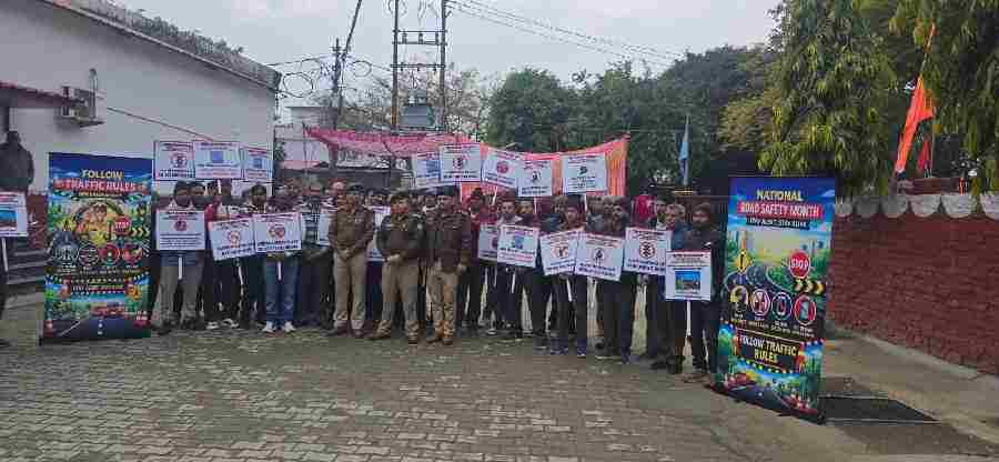 36 वें सड़क सुरक्षा माह 2026 के अन्तर्गत “सड़क सुरक्षा जीवन रक्षा” थीम के तहत दून पुलिस ने चलाया जागरूकता अभियान