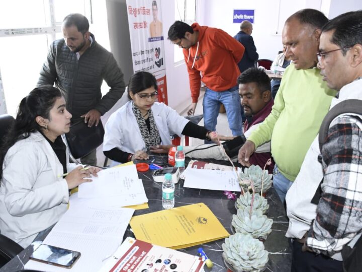 मुख्यमंत्री धामी के निर्देश पर हल्द्वानी मीडिया सेंटर में पत्रकारों हेतु लगाया गया निःशुल्क स्वास्थ्य शिविर, स्वस्थ पत्रकार, सशक्त लोकतंत्र की पहचान–मुख्यमंत्री