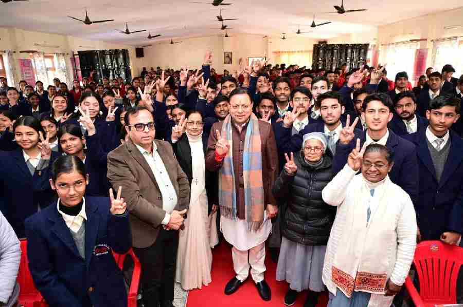 परीक्षा पे चर्चा कार्यक्रम के 9वें संस्करण में शामिल हुए मुख्यमंत्री धामी, परीक्षा पर चर्चा अब राष्ट्रीय आंदोलन, स्कूली परीक्षा चुनौति नहीं बल्कि परिपक्व होने का एक पड़ाव है–मुख्यमंत्री