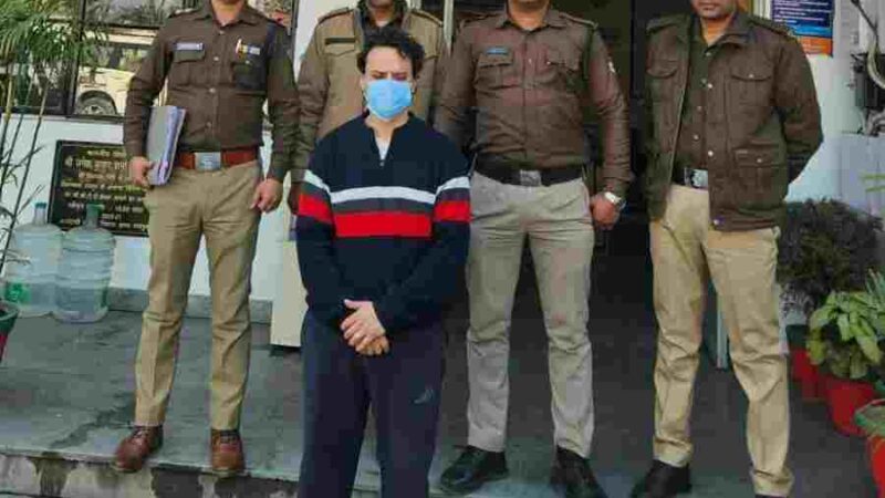 एसएसपी दून की सख्ती से शातिर कबूतरबाज़ आया दून पुलिस की गिरफ्त में, विदेश भेजने के नाम पर लोगों से ठगी करने वाले अभियुक्त को किया गिरफ्तार, लोगों को विदेश भेजने के नाम पर कूटरचित दस्तावेज, अपॉइंटमेंट लेटर मेल के जरिए भेजकर की थी करोड़ो रुपयों की धोखाधड़ी