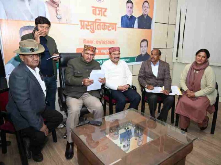 पूर्व सैनिकों ने सैनिक कल्याण मंत्री गणेश जोशी से की मुलाकात