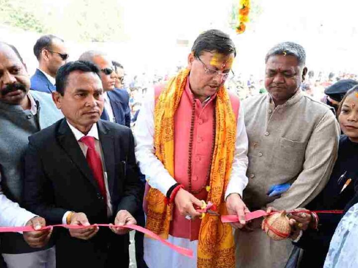 मुख्यमंत्री धामी ने महाशिवरात्रि के पावन अवसर पर एक करोड़ की लागत से खटीमा सिविल न्यायालय में अधिवक्ताओं हेतु नव निर्मित चैम्बर का फीता काटकर व दीप प्रज्वालित कर किया लोकार्पण