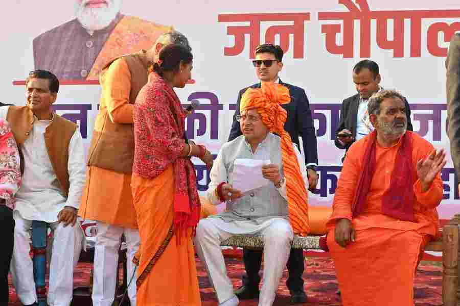 सीएम धामी हरिद्वार में एक्शन मोड में – चौपाल में सुनी समस्याएं, मौके पर दिए समाधान के आदेश सरकार  फाइलों में नहीं, मैदान में काम करेगी