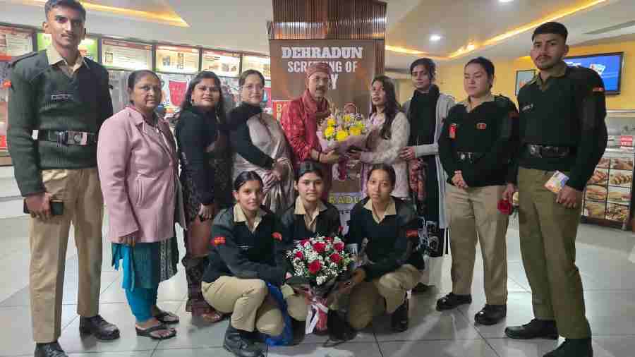 देहरादून में फिल्म “अजेय” की विशेष स्क्रीनिंग उत्साहपूर्वक संपन्न