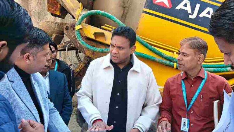 देहरादून के इंफ्रास्ट्रक्चर को नई रफ्तार, मुख्यमंत्री पुष्कर सिंह धामी के दिशा-निर्देशों पर तेज़ी से बढ़ रहे विकास कार्य आवास सचिव डॉ. आर. राजेश कुमार का एमडीडीए की तीन महत्वपूर्ण परियोजनाओं का स्थलीय निरीक्षण