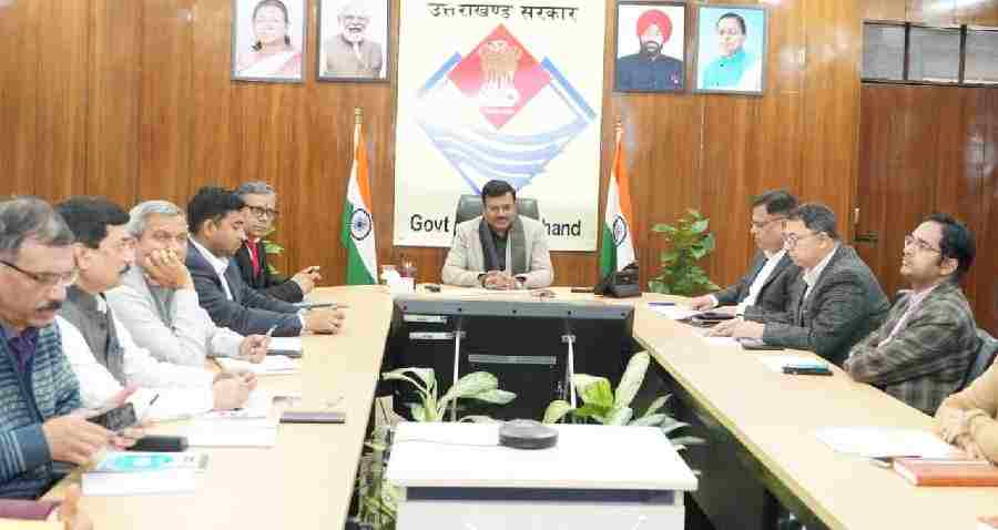 सॉलिड वेस्ट मैनेजमेंट की समीक्षा बैठक आयोजित मुख्य सचिव ने डोर-टू-डोर सफाई, सोर्स सेग्रीगेशन और प्रोसेसिंग क्षमता बढ़ाने के दिए निर्देश