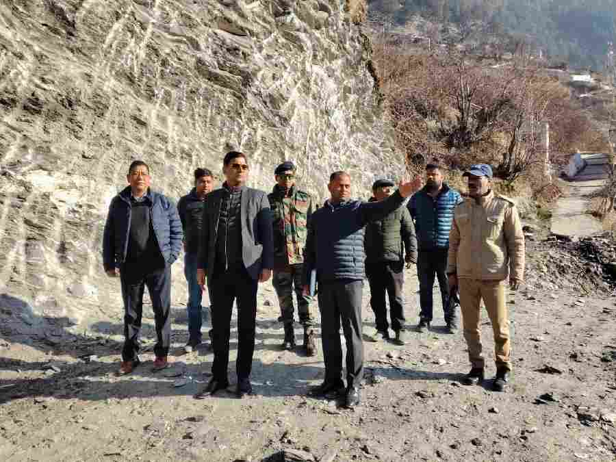 मुख्यमंत्री के निर्देश पर सचिव लोक निर्माण ने किया चारधाम यात्रा मार्गो का स्थलीय निरीक्षण