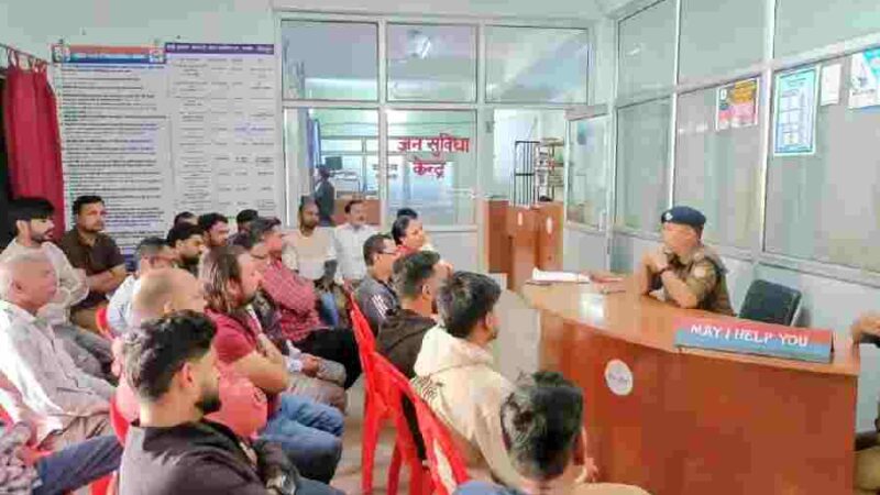 एसएसपी देहरादून के निर्देशो पर पीजी/ हॉस्टल संचालकों के साथ पुलिस ने की गोष्टी, पीजी/ हॉस्टल में रहने वाले सभी छात्रों के अनिवार्य तौर पर सत्यापन करवाने के दिये निर्देश