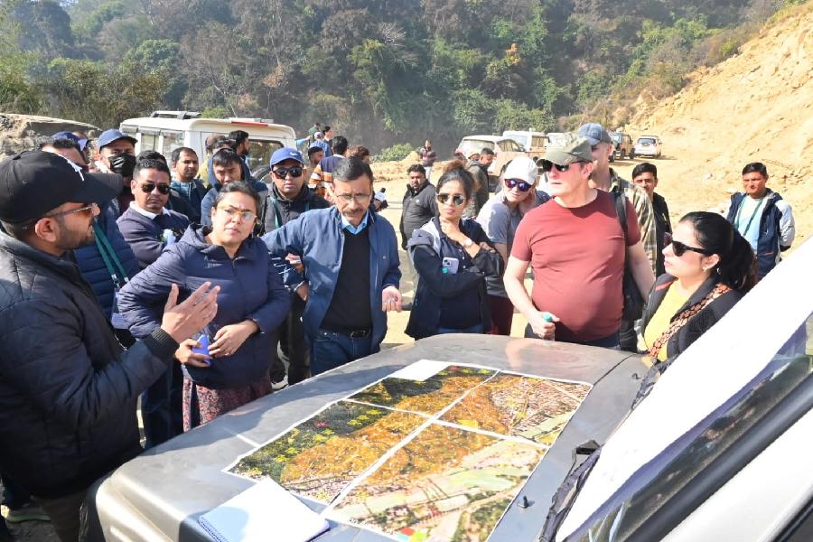 मनसा देवी की भूस्खलन प्रभावित पहाड़ियों का अध्ययन देश-विदेश के वैज्ञानिकों ने किया निरीक्षण भविष्य में उठाए जाने वाले उपायों पर हुई चर्चा