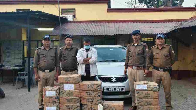 कप्तान की सख्ती का असर, चेकिंग में पकड़ी गई भारी मात्रा में अवैध शराब, 20 पेटी शराब के साथ 01 शराब तस्कर को पुलिस ने चेकिंग के दौरान किया गिरफ्तार