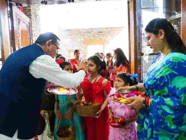 मुख्यमंत्री ने मुख्यमंत्री आवास में मनाया लोकपर्व फूलदेई