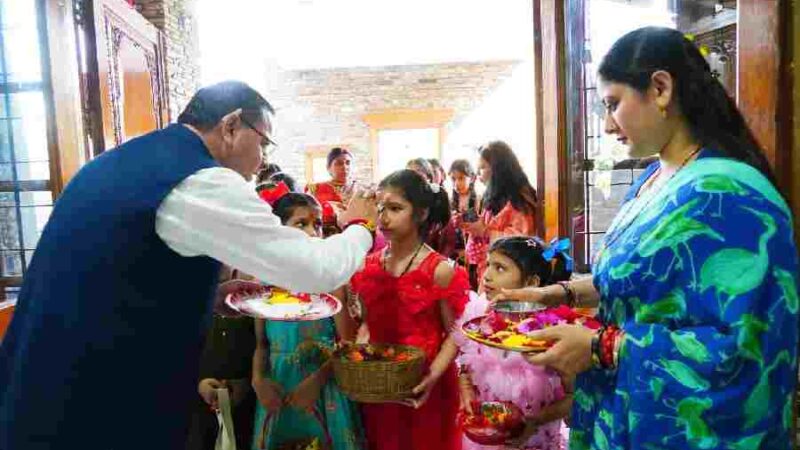 मुख्यमंत्री ने मुख्यमंत्री आवास में मनाया लोकपर्व फूलदेई