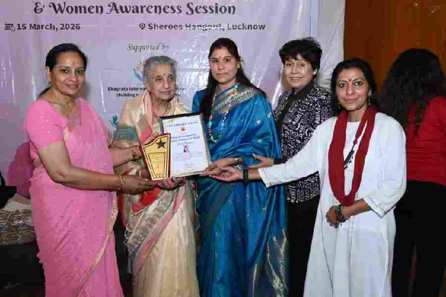 उत्तराखंड की पिंकी बिष्ट को लखनऊ में शक्ति स्वरूपा सम्मान से किया गया सम्मानित