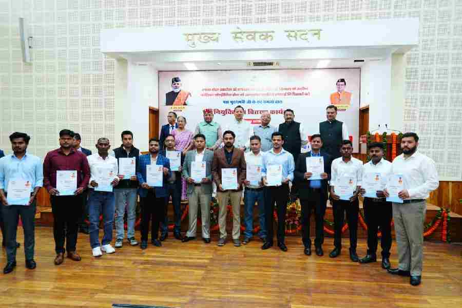 मुख्यमंत्री ने 63 सफाई निरीक्षकों को प्रदान किए नियुक्ति पत्र, चार वर्षों में लगभग 30 हजार युवाओं को प्रदान की गई सरकारी नौकरी – मुख्यमंत्री