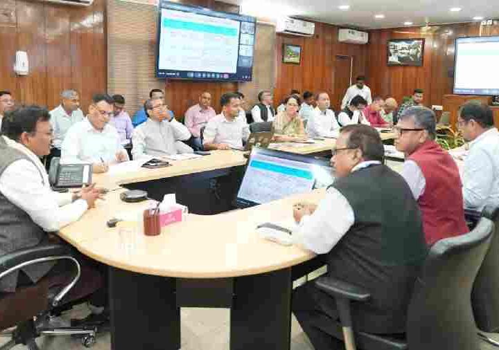 मुख्य सचिव की अध्यक्षता में आयोजित हुई राज्य ब्रॉडबैंड समिति की बैठक, दुर्गम क्षेत्रों में फाइबर केबल एवं वाईफाई के माध्यम से कनेक्टिविटी उपलब्ध कराई जाए- मुख्य सचिव