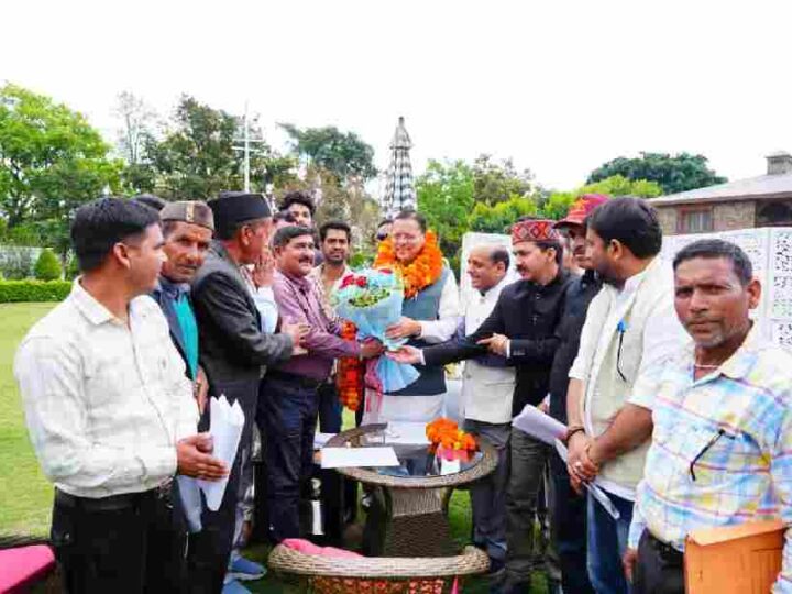 दिवारीखौल जोखणी मोटर मार्ग की वित्तीय स्वीकृति के लिये क्षेत्रीय जनप्रतिनिधियों ने मुख्यमंत्री का जताया आभार