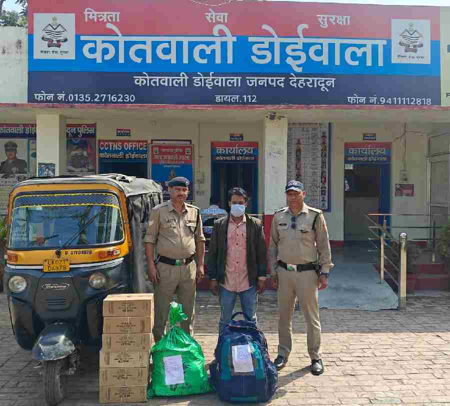 नशा तस्करों के विरूद्ध दून पुलिस की ताबडतोड कार्यवाही, अलग-अलग थाना क्षेत्रों से 6 नशा तस्करों को किया गिरफ्तार