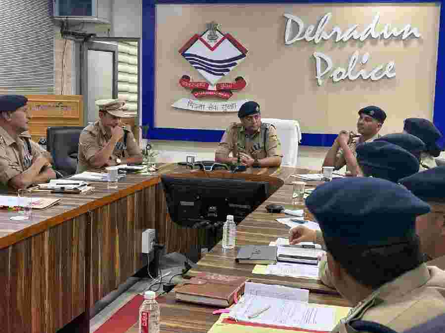 एसएसपी दून की सख्ती, शिक्षण संस्थानों में गुटबाजी करने वाले छात्र होंगे चिन्हित, छात्र गुटों के बीच हुए झगड़े/मारपीट पर तत्काल अभियोग दर्ज कर होगी सख्त वैधानिक कार्यवाही, सम्बन्धित शिक्षण संस्थान की जवाबदेही भी होगी तय