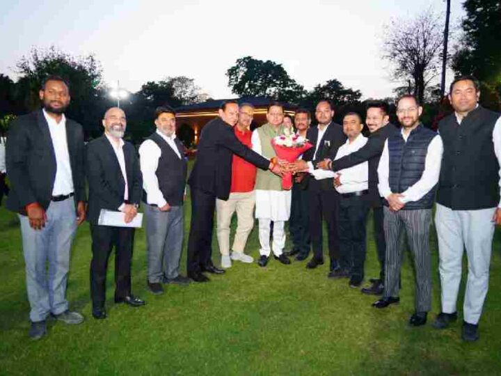 मुख्यमंत्री धामी से बार एसोसिएशन देहरादून के प्रतिनिधिमंडल की शिष्टाचार भेंट , प्रदेश में न्यायिक व्यवस्था सुदृढ़ करने हेतु सरकार के प्रयासों की सराहना