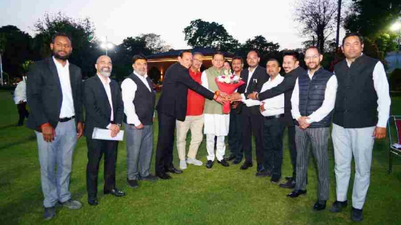 मुख्यमंत्री धामी से बार एसोसिएशन देहरादून के प्रतिनिधिमंडल की शिष्टाचार भेंट , प्रदेश में न्यायिक व्यवस्था सुदृढ़ करने हेतु सरकार के प्रयासों की सराहना