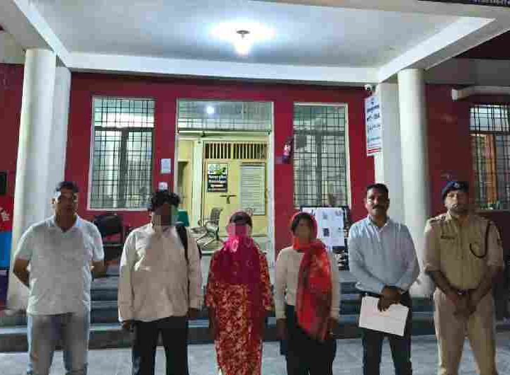 ऑपरेशन स्माइल के तहत दून पुलिस लगातार बिखेर रही मायूस चेहरों पर मुस्कान, सेलाकुई क्षेत्र से गुमशुदा युवती को पुलिस ने दिल्ली से सकुशल बरामद कर किया परिजनो के सुपुर्द