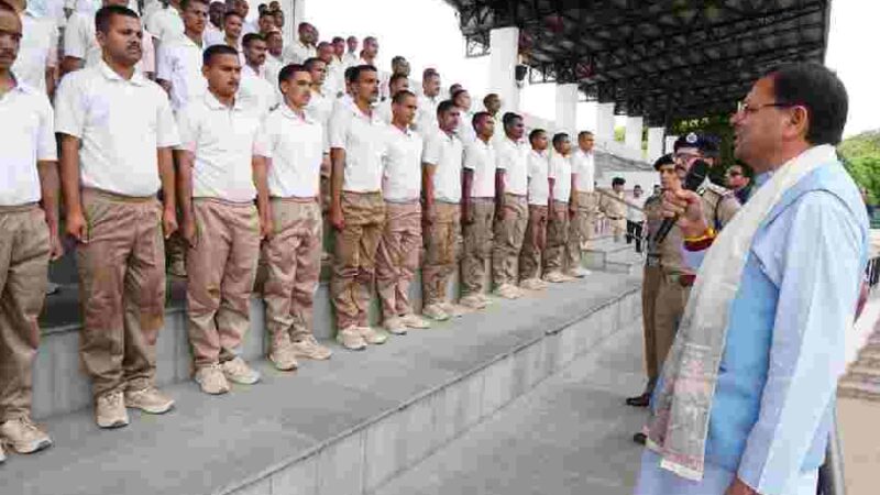 मुख्यमंत्री धामी ने पुलिस लाइन देहरादून में  प्रशिक्षण ले रहे पुलिस कांस्टेबलों को किया संबोधित