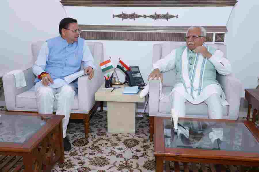 मुख्यमंत्री ने केंद्रीय ऊर्जा एवं आवास मंत्री से भेंट कर राज्य से संबंधित विभिन्न विषयों पर की चर्चा