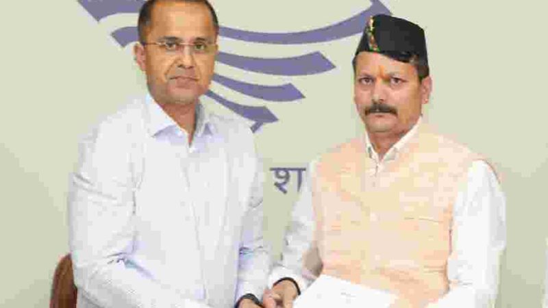 ध्रुव रौतेला ने मीडिया सलाहकार समिति के उपाध्यक्ष का किया पदभार ग्रहण, सचिव सूचना शैलेश बगौली से की भेंट