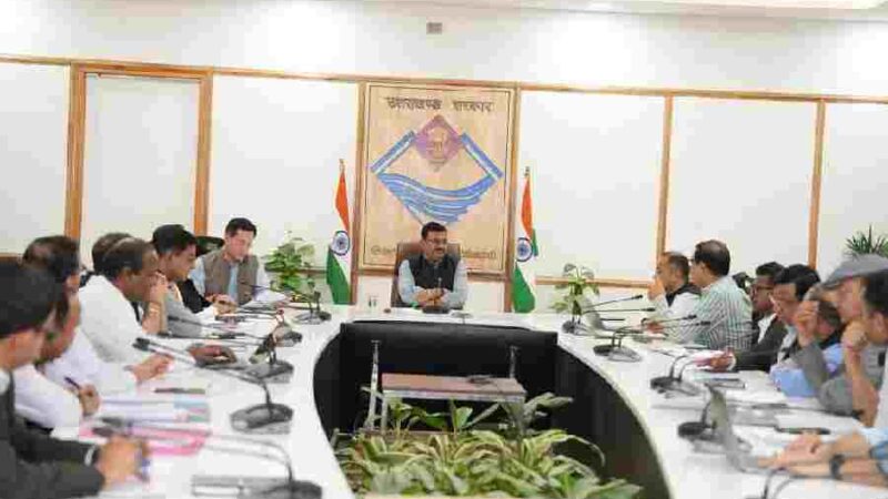 मुख्य सचिव ने ली चारधाम यात्रा की तैयारियों को लेकर बैठक, सम्बन्धित विभागों से ली अद्यतन स्थिति की जानकारी