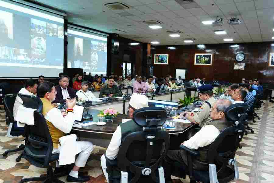 चारधाम यात्रा-2026 को लेकर सीएम धामी का सख्त एक्शन प्लान तैयार, फर्जी खबर फैलाने वालों पर FIR और तत्काल कड़ी कार्रवाई, CCTV और AI आधारित निगरानी से पूरी यात्रा होगी हाईटेक