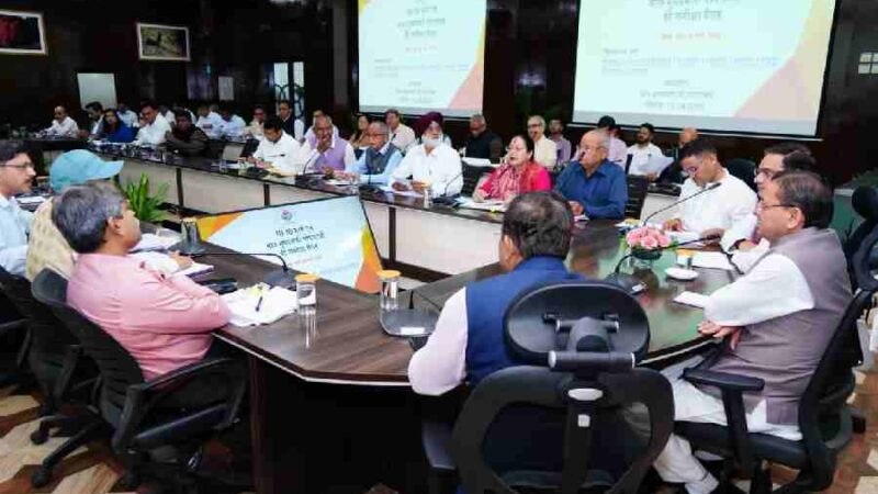 मुख्यमंत्री धामी ने सचिवालय में नैनीताल एवं ऊधमसिंहनगर जनपद की विभिन्न विधानसभाओं से संबंधित मुख्यमंत्री घोषणाओं की समीक्षा की