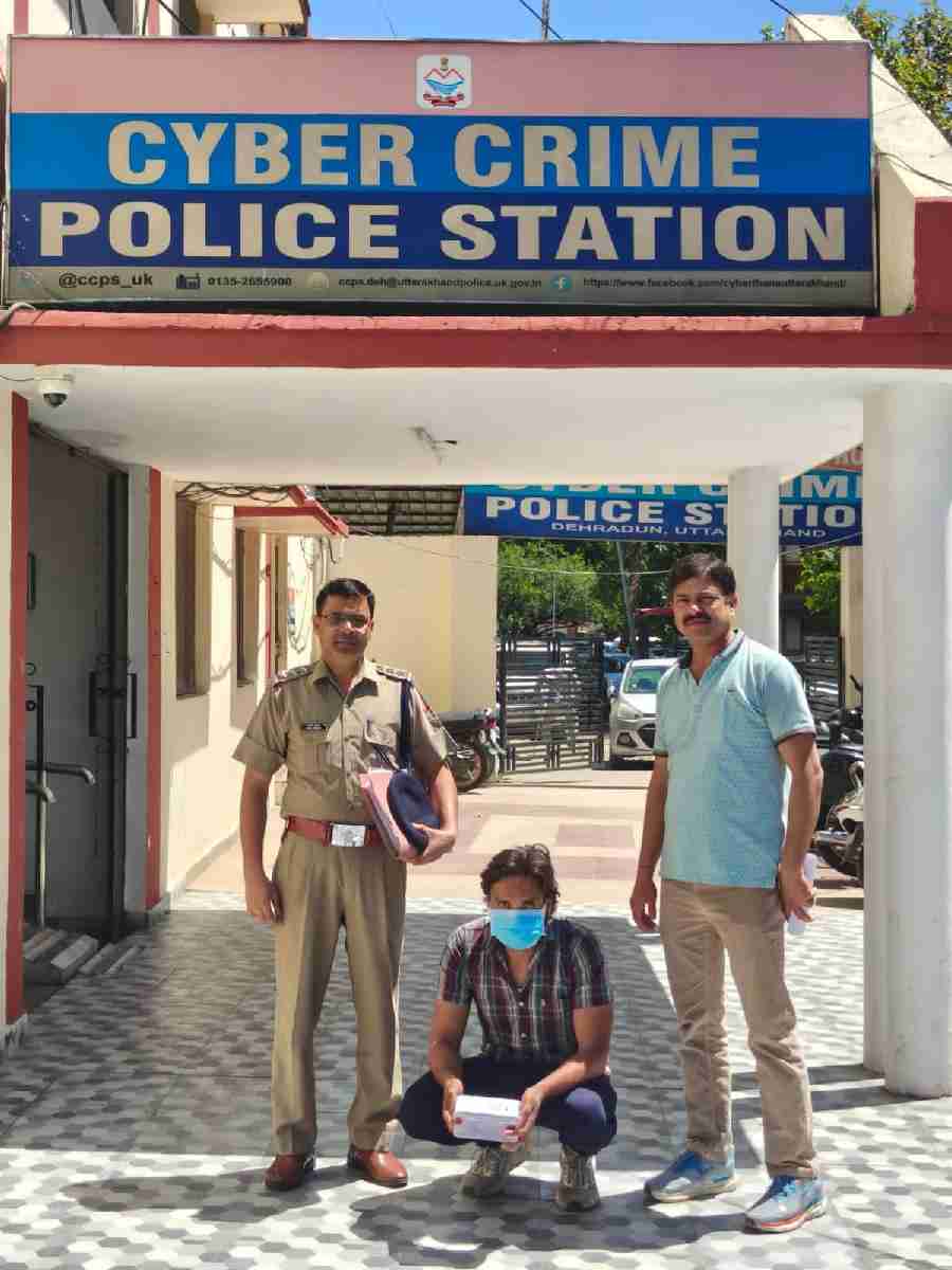 उत्तराखण्ड एस०टी०एफ० टीम की बड़ी कार्यवाही, इन्वेस्टमेन्ट के नाम पर करोड़ो की धोखाधड़ी करने वाले साइबर अभियुक्त को गाजियाबाद से किया गिरफ्तार