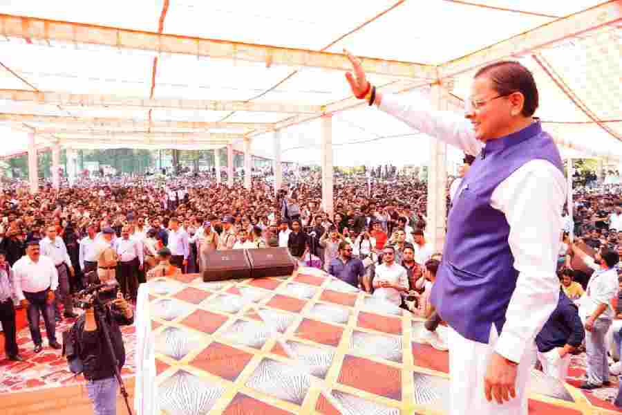 मुख्यमंत्री धामी ने डी०ए०वी० पीजी कॉलेज में आयोजित छात्रसंघ समारोह में प्रतिभाग करते हुए छात्र-छात्राओं को किया संबोधित