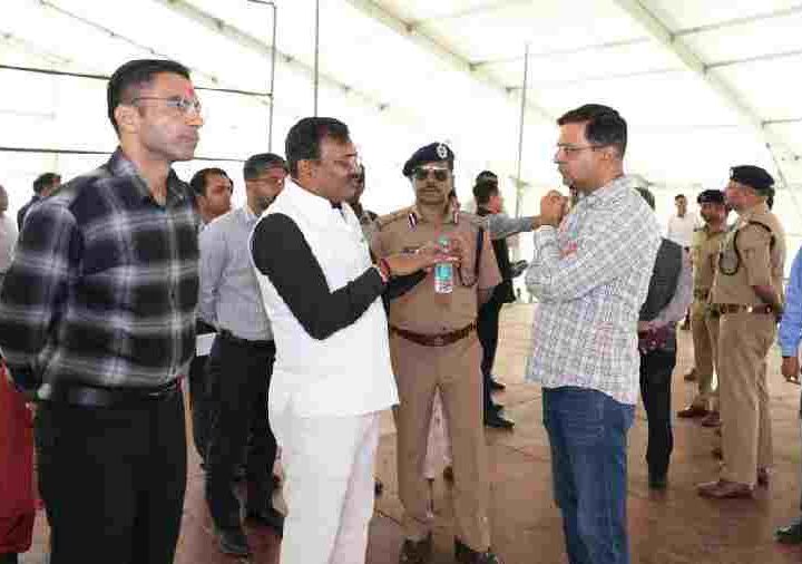 मुख्य सचिव, पुलिस महानिदेशक एवं शासन-प्रशासन के वरिष्ठ अधिकारियों ने प्रधानमंत्री मोदी के उत्तराखण्ड दौरे की तैयारियों को लेकर कार्यक्रम स्थल का किया स्थलीय निरीक्षण
