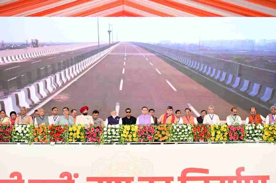 प्रधानमंत्री ने देहरादून में आयोजित भव्य समारोह में किया 210 किमी लंबे, दिल्ली -देहरादून इकोनॉमिक कॉरिडोर का किया लोकार्पण, विकसित भारत के लिए, प्रगति, प्रकृति और संस्कृति की त्रिवेणी जरूरी–पीएम मोदी