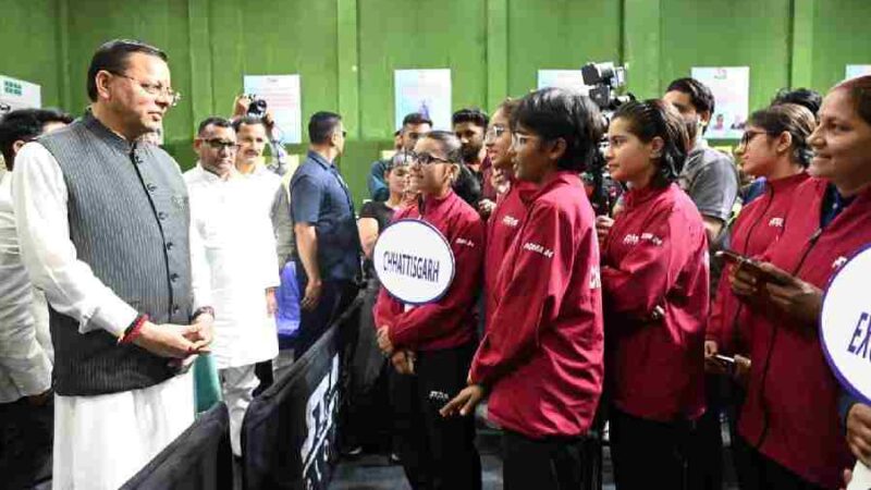 सीएम धामी ने बहुद्देशीय क्रीड़ा हॉल में 87वें इंटर स्टेट जूनियर एवं यूथ नेशनल टेबल टेनिस चैंपियनशिप का किया शुभारंभ, मुख्यमंत्री ने टेबल टेनिस खेलकर खिलाड़ियों का उत्साहवर्धन भी किया