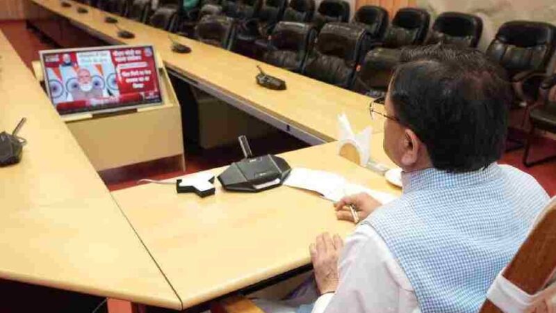 सीएम धामी ने कहा कि प्रधानमंत्री मोदी द्वारा ‘नारी शक्ति वंदन अधिनियम’ पर राष्ट्र के नाम दिया गया संबोधन देश की नारी शक्ति के सम्मान और सशक्तिकरण के प्रति केंद्र सरकार की प्रतिबद्धता को दर्शाता है