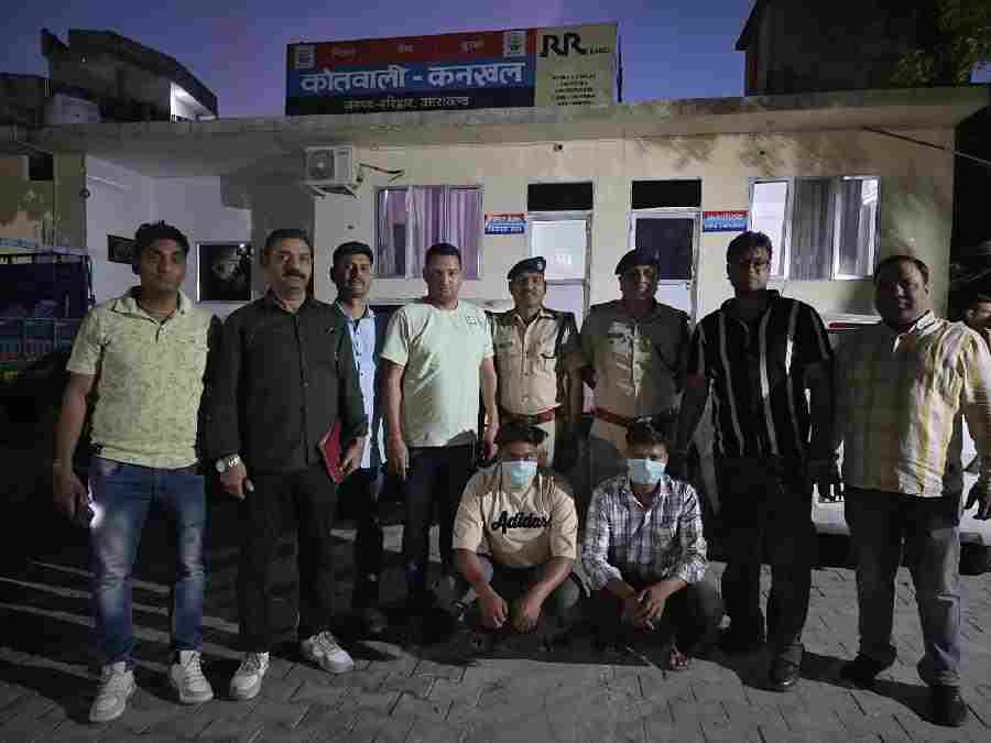 उत्तराखण्ड एसटीएफ व कनखल पुलिस की संयुक्त बड़ी कार्यवाही, लूट मे फरार हिस्ट्रीशिटर दो इनामी बदमाशों को किया गिरफ्तार