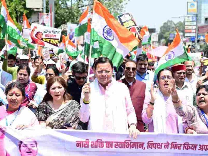 मुख्यमंत्री धामी ने परेड ग्राउण्ड, देहरादून में महिला जन आक्रोश रैली में किया प्रतिभाग